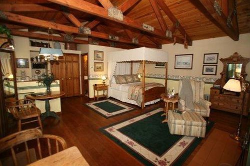 North Coast Country Inn Гвалала Экстерьер фото